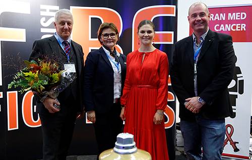 Foto på SÄRF:s Förbundsdirektör tillsammans med HKH Kronprinsessen Victoria och övriga finalister i Årets Räddningstjänst.